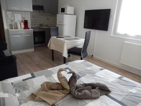 Le Sam Apartment *